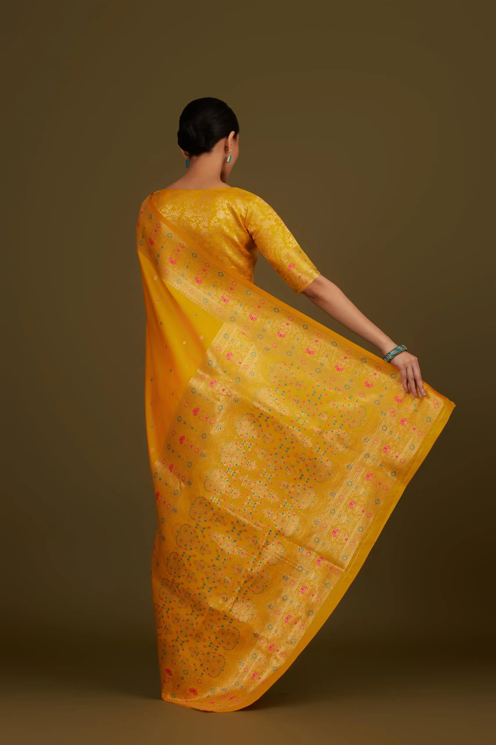 Women's Elegant Banarasi Silk Saree Brocade Motifs & Zari Woven Splendor Comes with Unstitched blouse piece